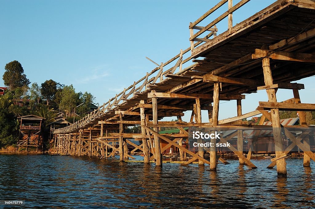 Sangklaburi: Деревянный Мост - Стоковые фото Без людей роялти-фри