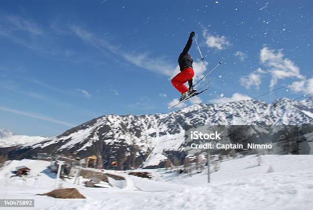 Действие Skiier 3 — стоковые фотографии и другие картинки Лыжи - Лыжи, Лыжный спорт, Швейцария