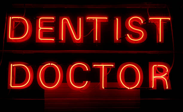 istock Dentist / Doctor - Sign 140476147