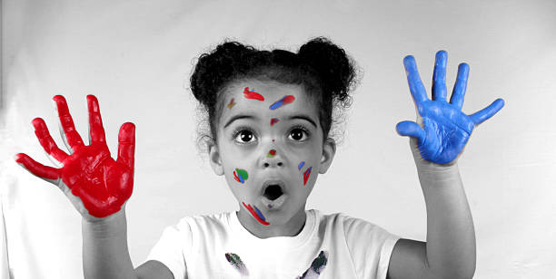 istock Girl and paint 140476486
