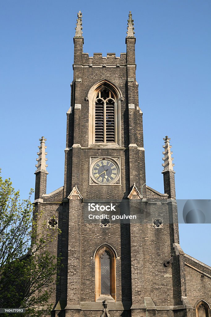 Iglesia En Inglés Foto de stock y más banco de imágenes de Arquitectura -  Arquitectura, Azul, Cielo - iStock