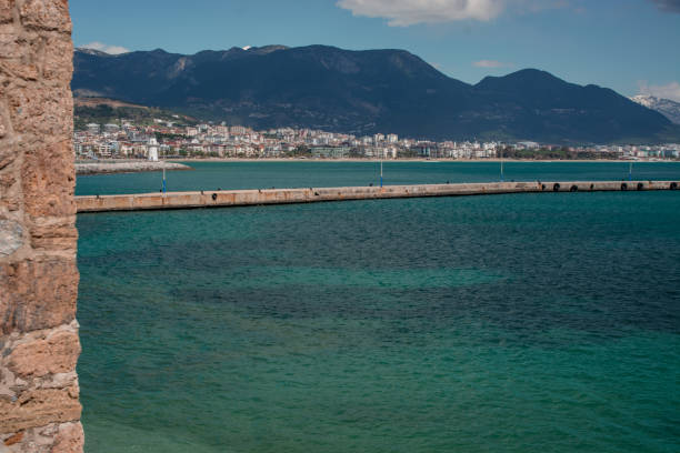 east coast beach resort z turcji alanya - ship fort castle stone wall zdjęcia i obrazy z banku zdjęć