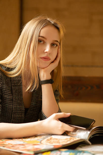 istock girl with telephone 1404822507