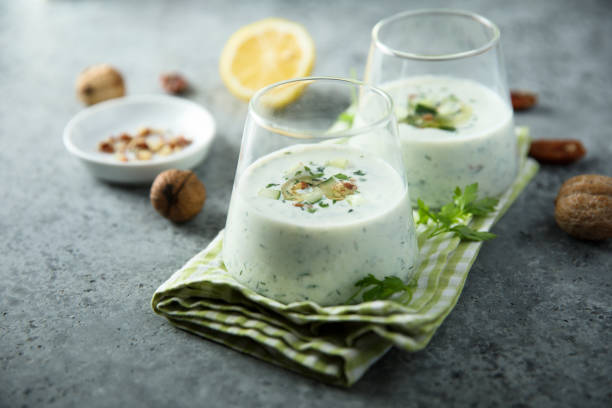 холодный суп с огурцом - healthy eating close up lemon nut стоковые фото и изображения