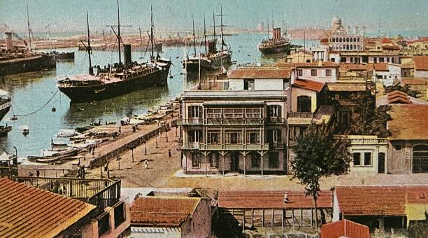 ilustrações, clipart, desenhos animados e ícones de port said na entrada do canal de suez - suez