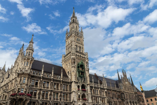 istock The New Town Hall (German: Neue Rathaus) 1404915240