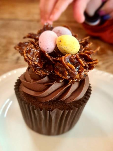 istock Beautiful and tasty Easter cupcake 1405066364