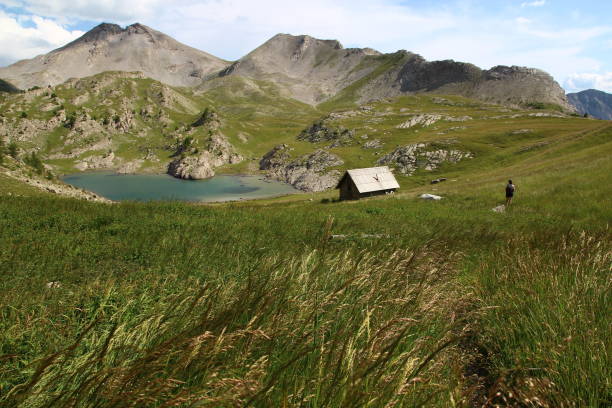 the encombrette pastoral hut - mercantour national park imagens e fotografias de stock