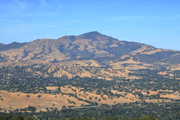 istock Mt Diablo view, Eagle Peak, Las Trampas Regional Wilderness, California 1405072838