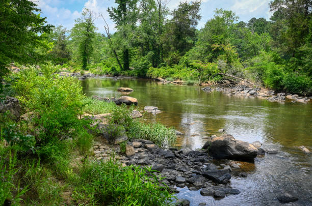 istock Haw River Diminishing Perspective HDR 1405108164