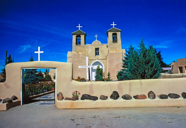 istock Church, New Mexico 1405162391