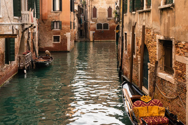 istock Venice downtown autumnal shooting 1405174558