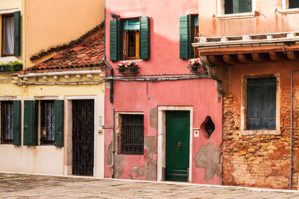 istock Venice downtown autumnal shooting 1405177815