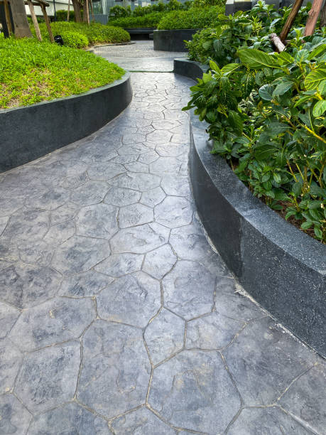 istock Beautiful walkway in the garden 1405208505
