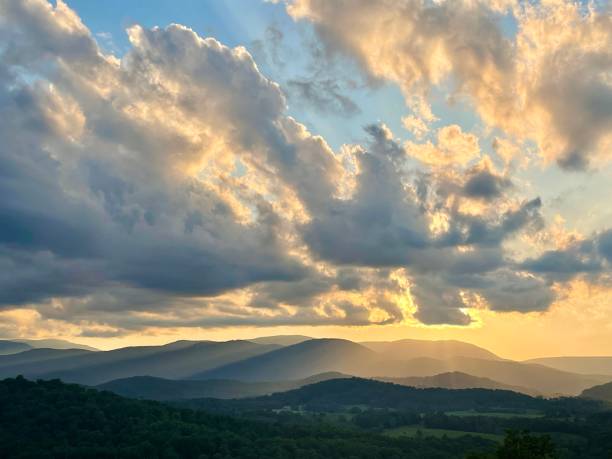istock Blue Ridge Mountains Sunset - Virginia 1405248699