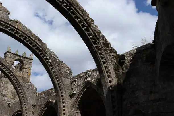 Photo of Great Romanesque transverse arches of the church of Santa Mariña (Cambados, Galicia, Spain)