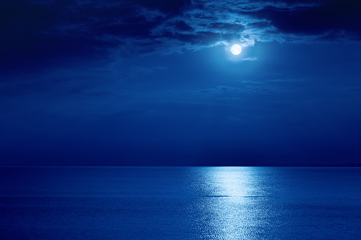 Night scene at the sea
