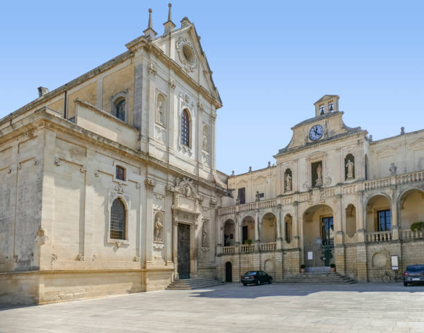 кафедральный собор лечче в италии - lecce italy puglia church стоковые фото и изображения