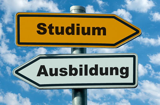 Study or start an apprenticeship - German language