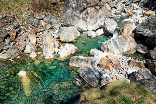 the verzasca river in the canton of ticino, switzerland - riverbed switzerland valley stone imagens e fotografias de stock