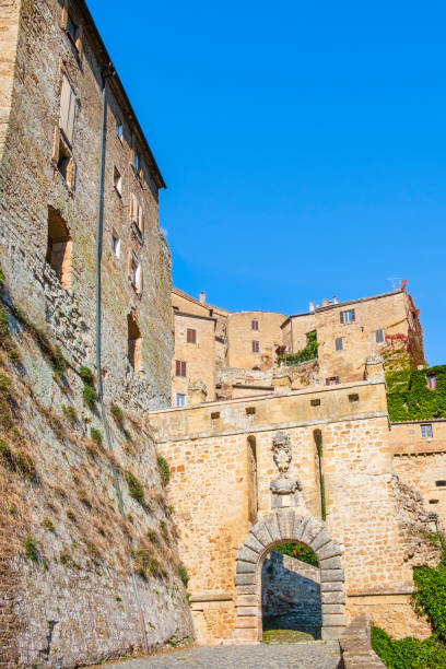 istock Tuscany - Porta dei Merli in Sorano 1405391438