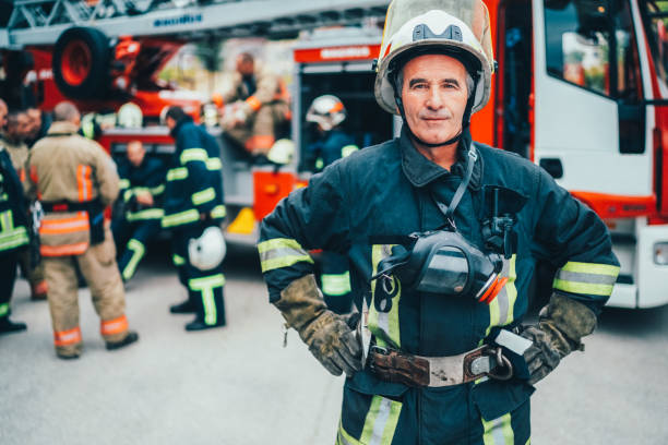 los bomberos - fire department heroes portrait occupation fotografías e imágenes de stock