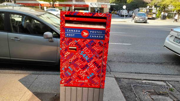 Post Box Albert 30+ Canada Post Box fotos de stock, imagens e fotos royalty-free - iStock