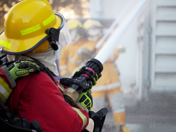 fire departments and emergency response teams - 2627 imagens e fotografias de stock