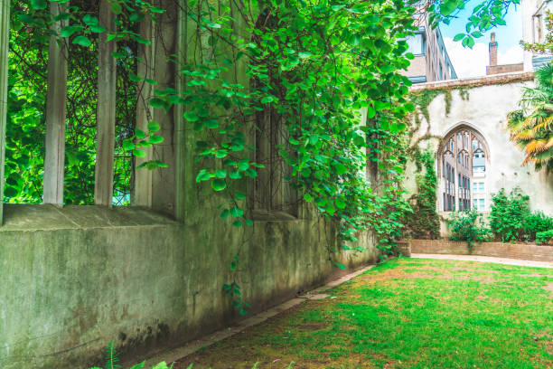 istock St. Dunstan in the East Courtyard, London 1405457053