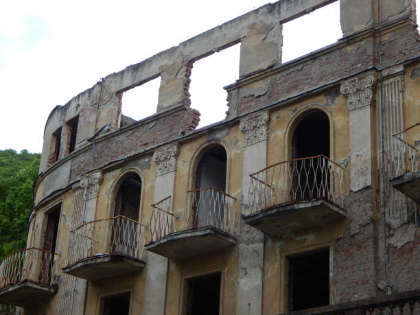 istock Ruins of a beautiful old building 1405489289