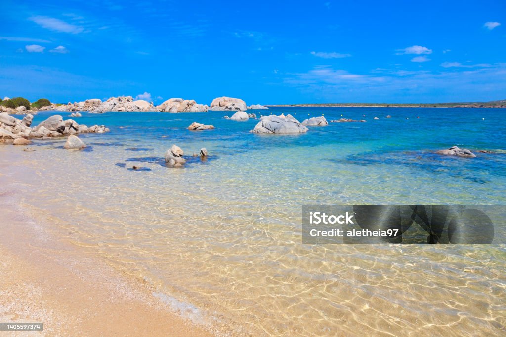 Wunderschöner Strand an der Costa Smeralda, Insel Sardinien, Italien Beautiful beach on the Costa Smeralda, Sardinia Island, Italy Alghero Stock Photo