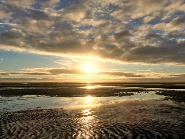 istock Sunset over the sea 1405625517