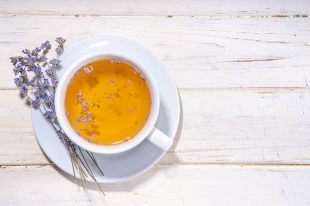 lavendel-teetasse - herbal tea stock-fotos und bilder