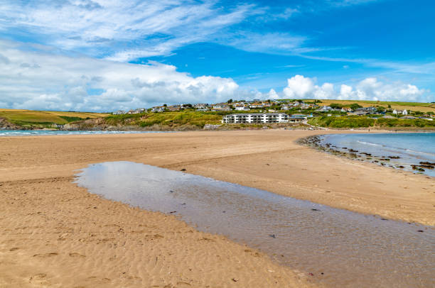 istock Tide Comes In Over Bigbury Beach 1405628966