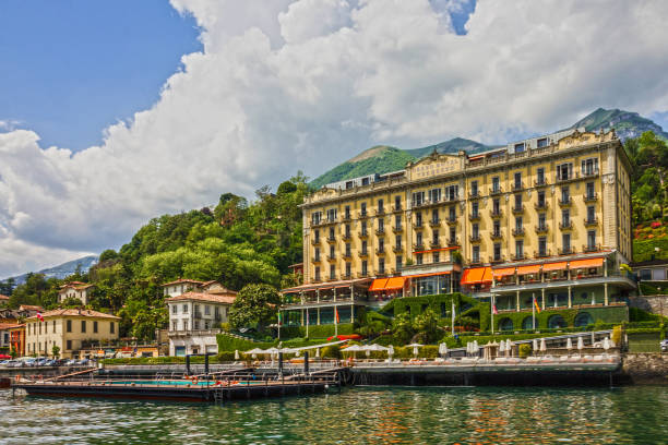 италия: гранд отель тремеццо на озере комо. - italian lake district стоковые фото и изображения