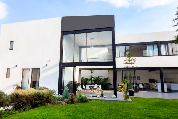 istock View of modern house with garden 1405648558