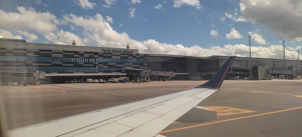 Image of the arrival in the airport of Porto Alegre