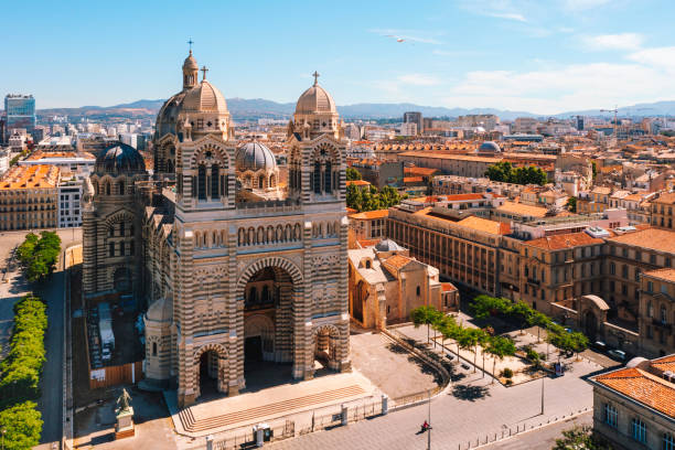 vista aérea de cathédrale la major en marsella francia - marselle fotografías e imágenes de stock