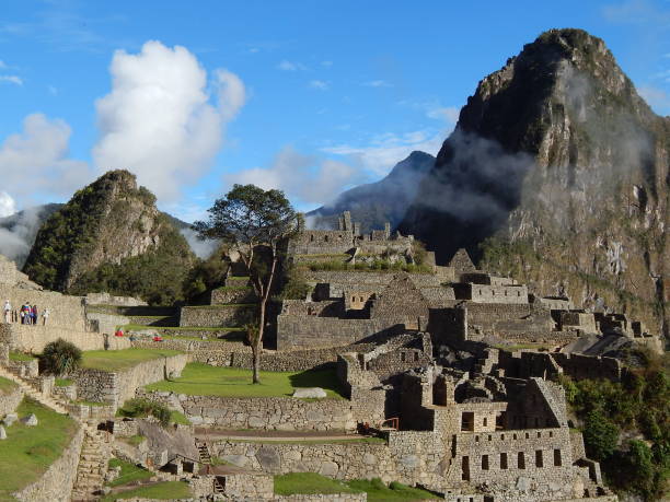 machu picchu e huayna picchu, peru, andes - mt huayna picchu - fotografias e filmes do acervo