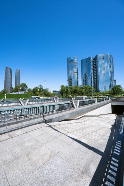 istock Early morning Financial City 1405700068