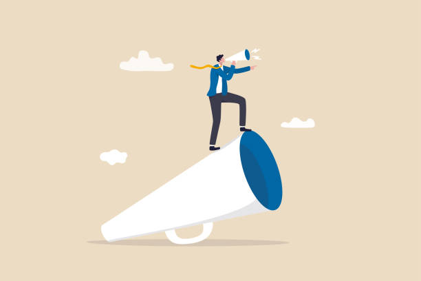 illustrations, cliparts, dessins animés et icônes de diriger la communication, la compétence de la direction pour communiquer avec l’employé, envoyer un message important ou un concept d’annonce, chef d’entreprise debout sur un grand mégaphone donnant un discours au public. - message dannonce