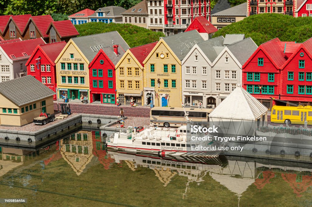Mose facet træner Lego Model Of Bryggen In Bergen At Legoland Billund Stock Photo - Download  Image Now - iStock