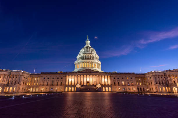 colorful panoramic view of the us capitol during sunset - 600 imagens e fotografias de stock