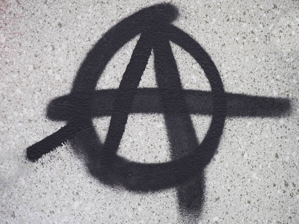 símbolo de anarquia em uma parede - símbolo da anarquia - fotografias e filmes do acervo