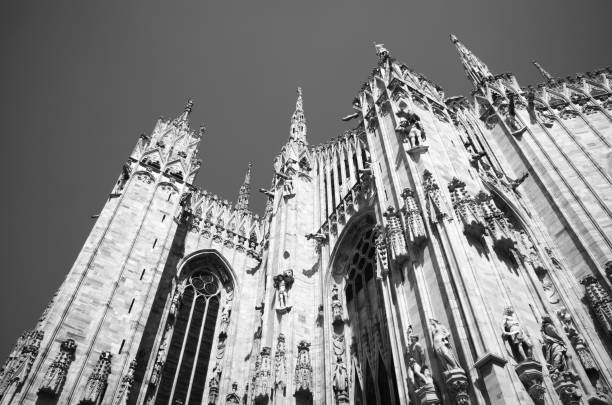 istock Dome of Milan 1406011418