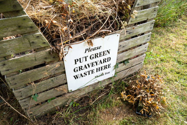 istock Generic green waste sign seen on a wooden collection crate. 1406013704
