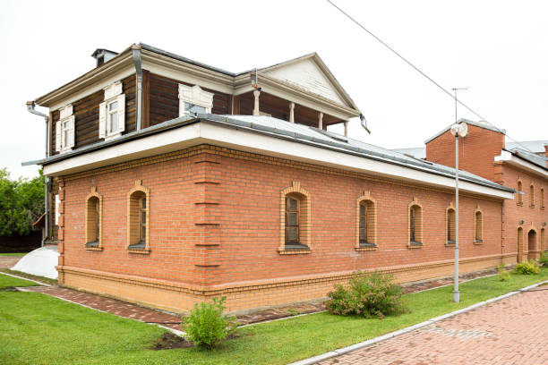 istock One-story red brick building for household needs 1406039220