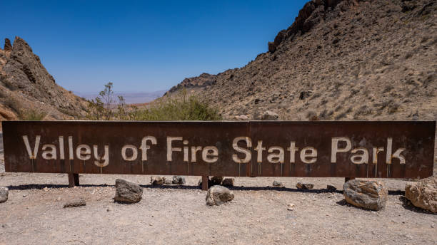 istock Valley of Fire landscapes 1406066925