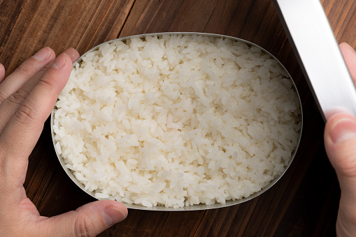 Eat only white rice lunch.