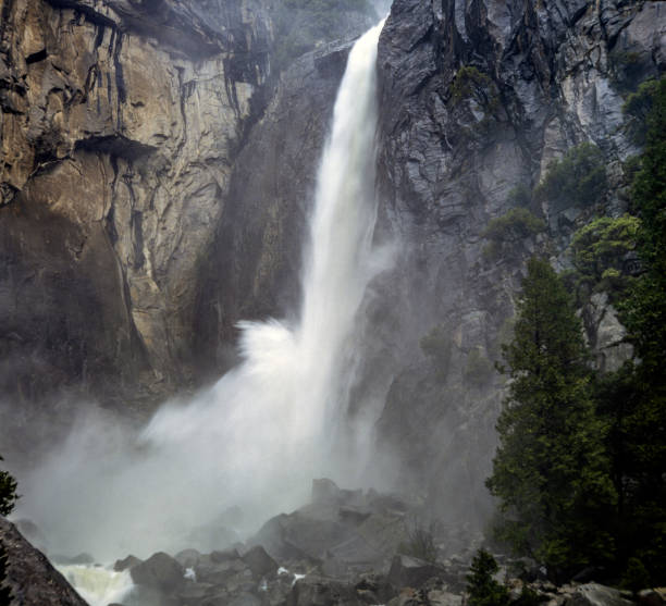 istock Yodemite vlley with river in spring 1406163228